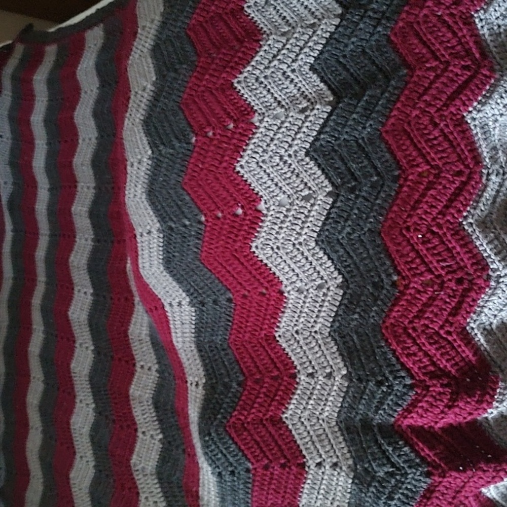 Handmade throw - Picture 2 of 3